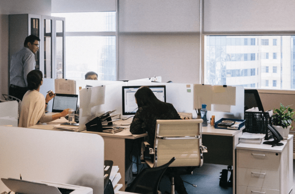 5 Stretches to Protect Your Neck, Shoulders and Waist at Work 5 Stretches to Protect Your Neck, Shoulders and Waist at Work